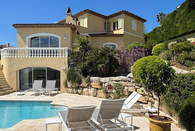 Antibes 2586
