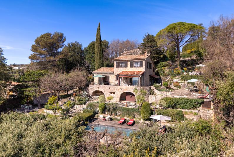 Châteauneuf-Grasse 2475